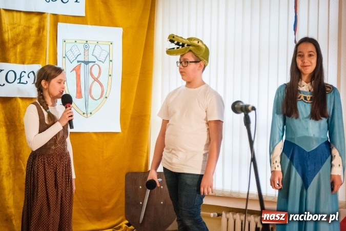 Zdjęcie w galerii na portalu naszraciborz.pl: Święto Patronów w Szkole Podstawowej nr 18 im. Książąt Raciborskich wiadomości z regionu