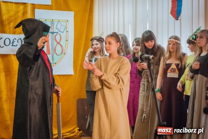 Zdjęcie w galerii na portalu naszraciborz.pl: Święto Patronów w Szkole Podstawowej nr 18 im. Książąt Raciborskich wiadomości z regionu