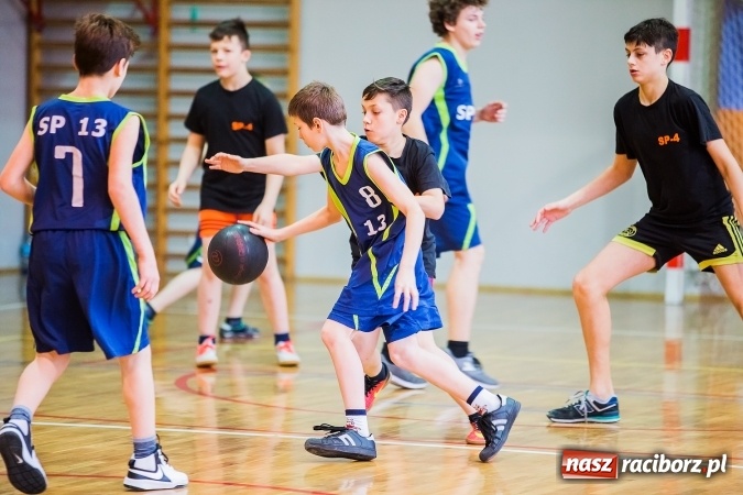 Zdjęcie w galerii na portalu naszraciborz.pl: Mini koszykówka chłopców szkół podstawowych wiadomości z regionu