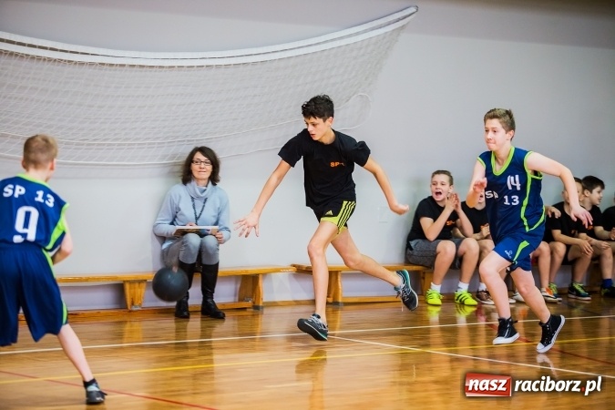 Zdjęcie w galerii na portalu naszraciborz.pl: Mini koszykówka chłopców szkół podstawowych wiadomości z regionu