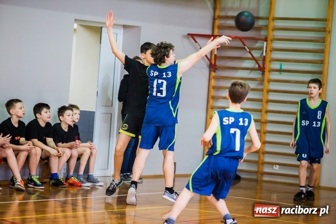 Zdjęcie w galerii na portalu naszraciborz.pl: Mini koszykówka chłopców szkół podstawowych wiadomości z regionu