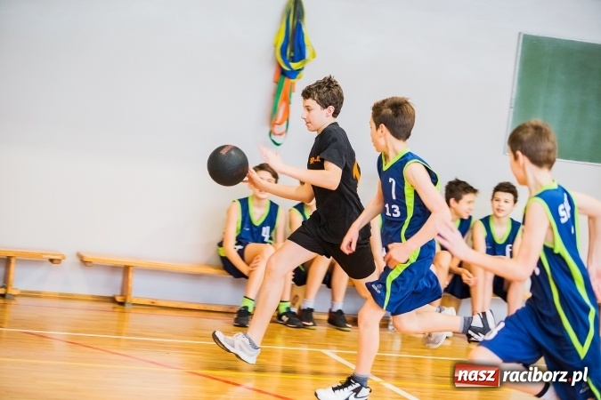 Zdjęcie w galerii na portalu naszraciborz.pl: Mini koszykówka chłopców szkół podstawowych wiadomości z regionu