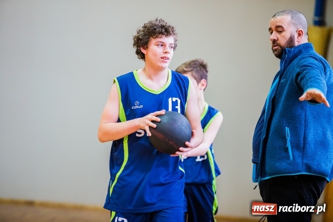 Zdjęcie w galerii na portalu naszraciborz.pl: Mini koszykówka chłopców szkół podstawowych wiadomości z regionu