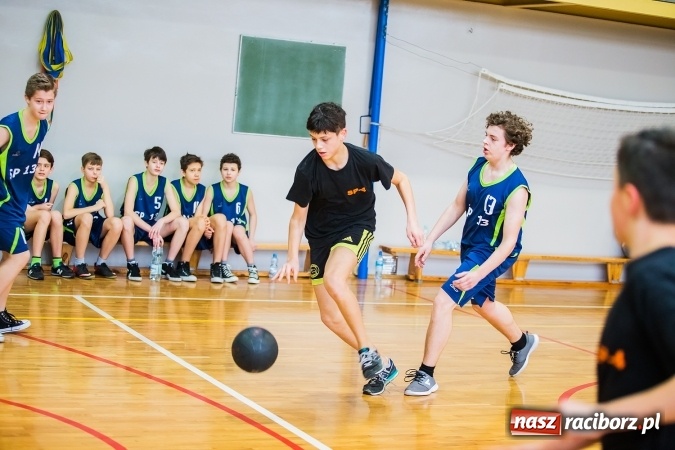 Zdjęcie w galerii na portalu naszraciborz.pl: Mini koszykówka chłopców szkół podstawowych wiadomości z regionu