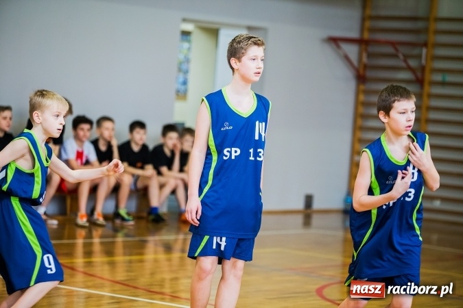 Zdjęcie w galerii na portalu naszraciborz.pl: Mini koszykówka chłopców szkół podstawowych wiadomości z regionu