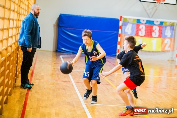 Zdjęcie w galerii na portalu naszraciborz.pl: Mini koszykówka chłopców szkół podstawowych wiadomości z regionu