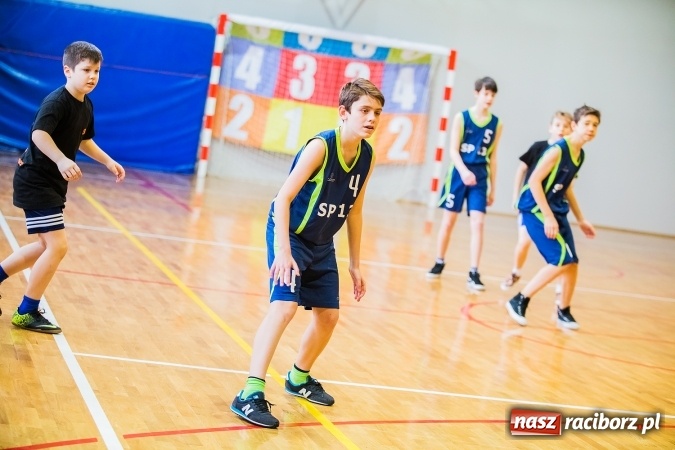 Zdjęcie w galerii na portalu naszraciborz.pl: Mini koszykówka chłopców szkół podstawowych wiadomości z regionu