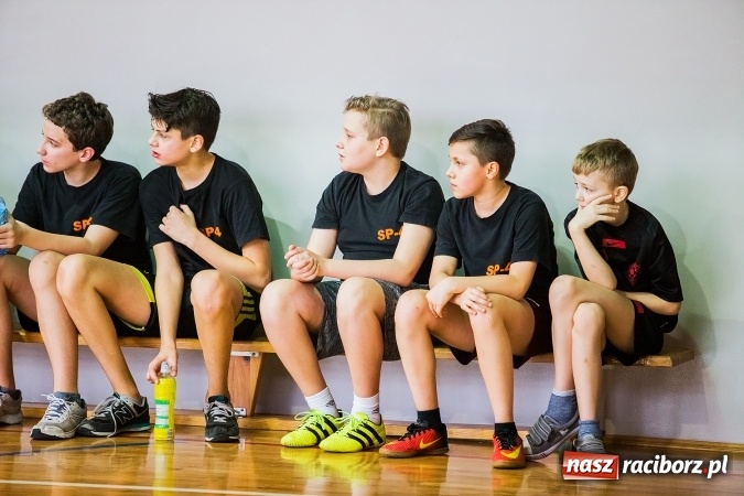 Zdjęcie w galerii na portalu naszraciborz.pl: Mini koszykówka chłopców szkół podstawowych wiadomości z regionu