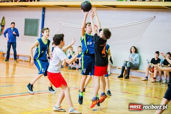 Zdjęcie w galerii na portalu naszraciborz.pl: Mini koszykówka chłopców szkół podstawowych wiadomości z regionu