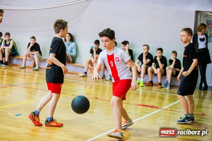 Zdjęcie w galerii na portalu naszraciborz.pl: Mini koszykówka chłopców szkół podstawowych wiadomości z regionu