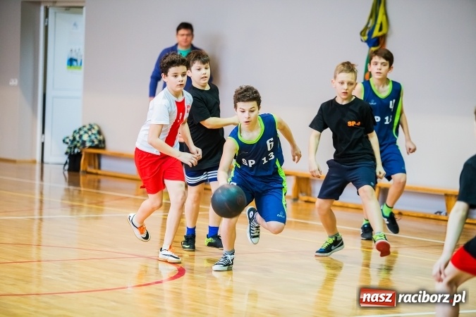 Zdjęcie w galerii na portalu naszraciborz.pl: Mini koszykówka chłopców szkół podstawowych wiadomości z regionu