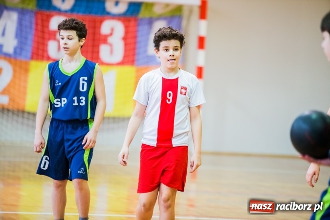 Zdjęcie w galerii na portalu naszraciborz.pl: Mini koszykówka chłopców szkół podstawowych wiadomości z regionu