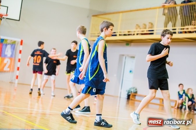 Zdjęcie w galerii na portalu naszraciborz.pl: Mini koszykówka chłopców szkół podstawowych wiadomości z regionu