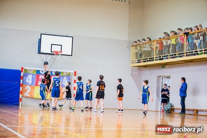 Zdjęcie w galerii na portalu naszraciborz.pl: Mini koszykówka chłopców szkół podstawowych wiadomości z regionu
