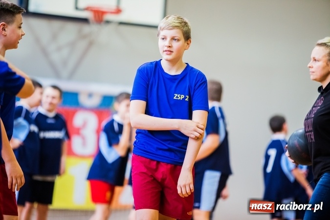 Zdjęcie w galerii na portalu naszraciborz.pl: Mini koszykówka chłopców szkół podstawowych wiadomości z regionu