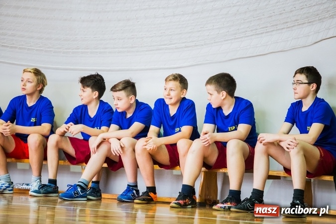 Zdjęcie w galerii na portalu naszraciborz.pl: Mini koszykówka chłopców szkół podstawowych wiadomości z regionu