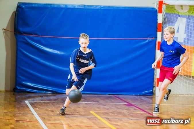 Zdjęcie w galerii na portalu naszraciborz.pl: Mini koszykówka chłopców szkół podstawowych wiadomości z regionu