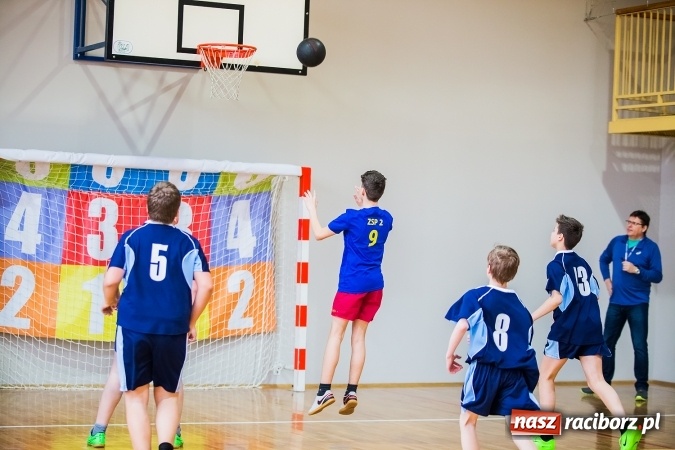 Zdjęcie w galerii na portalu naszraciborz.pl: Mini koszykówka chłopców szkół podstawowych wiadomości z regionu