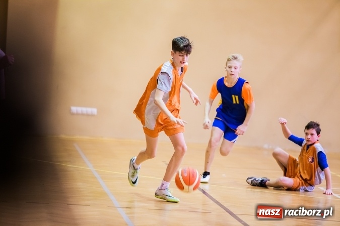 Zdjęcie w galerii na portalu naszraciborz.pl: Mini koszykówka chłopców szkół podstawowych wiadomości z regionu