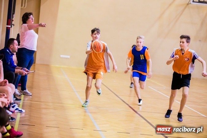 Zdjęcie w galerii na portalu naszraciborz.pl: Mini koszykówka chłopców szkół podstawowych wiadomości z regionu