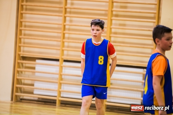 Zdjęcie w galerii na portalu naszraciborz.pl: Mini koszykówka chłopców szkół podstawowych wiadomości z regionu