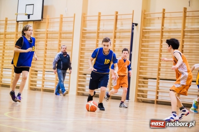 Zdjęcie w galerii na portalu naszraciborz.pl: Mini koszykówka chłopców szkół podstawowych wiadomości z regionu