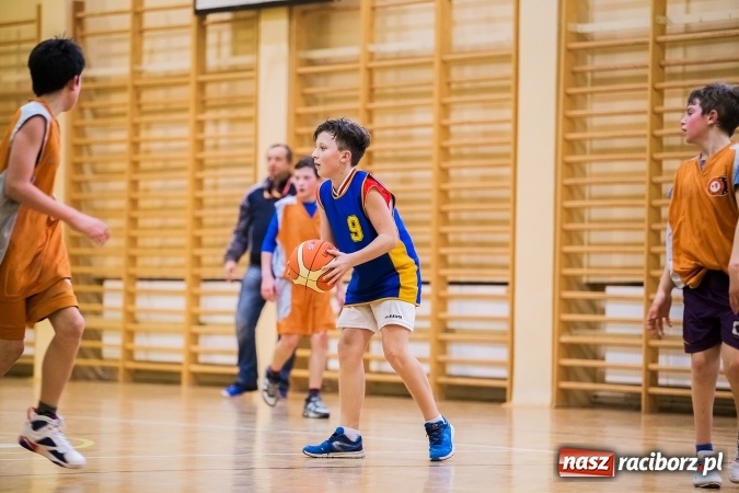 Zdjęcie w galerii na portalu naszraciborz.pl: Mini koszykówka chłopców szkół podstawowych wiadomości z regionu