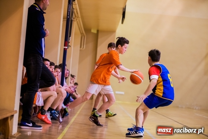 Zdjęcie w galerii na portalu naszraciborz.pl: Mini koszykówka chłopców szkół podstawowych wiadomości z regionu