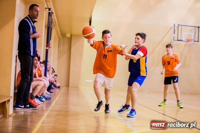 Zdjęcie w galerii na portalu naszraciborz.pl: Mini koszykówka chłopców szkół podstawowych wiadomości z regionu