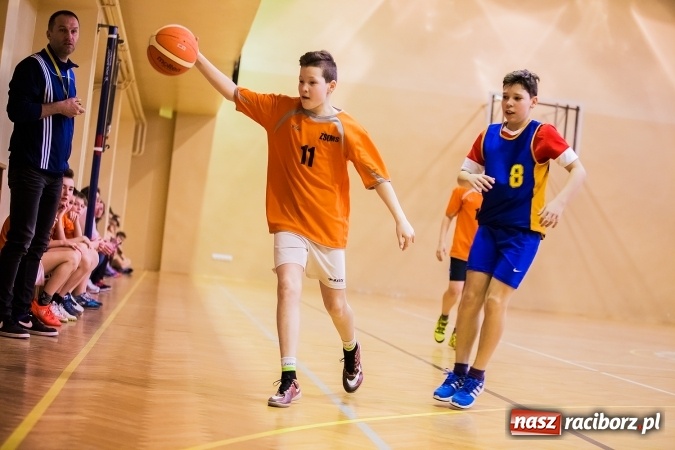 Zdjęcie w galerii na portalu naszraciborz.pl: Mini koszykówka chłopców szkół podstawowych wiadomości z regionu