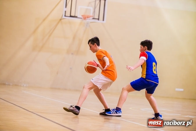 Zdjęcie w galerii na portalu naszraciborz.pl: Mini koszykówka chłopców szkół podstawowych wiadomości z regionu