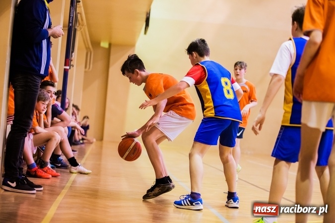 Zdjęcie w galerii na portalu naszraciborz.pl: Mini koszykówka chłopców szkół podstawowych wiadomości z regionu