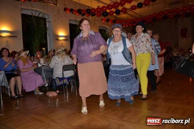 Zdjęcie w galerii na portalu naszraciborz.pl: Babski comber. Oj, co to się działo w tym Tworkowie  wiadomości z regionu