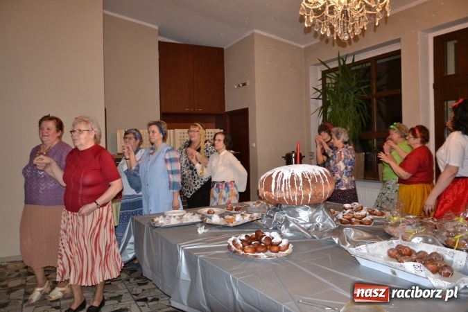 Zdjęcie w galerii na portalu naszraciborz.pl: Babski comber. Oj, co to się działo w tym Tworkowie  wiadomości z regionu