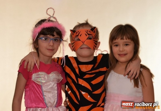 Zdjęcie w galerii na portalu naszraciborz.pl: Bal nad balami w Szkole Podstawowej nr 4  wiadomości z regionu