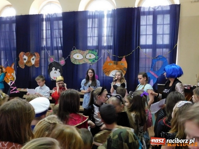 Zdjęcie w galerii na portalu naszraciborz.pl: Bal nad balami w Szkole Podstawowej nr 4  wiadomości z regionu