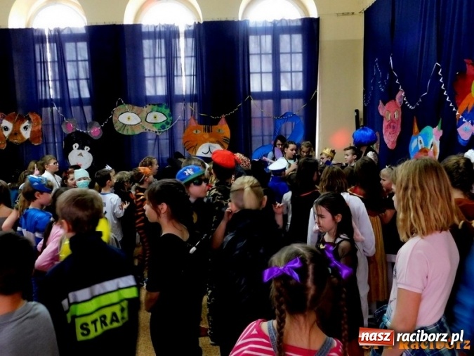 Zdjęcie w galerii na portalu naszraciborz.pl: Bal nad balami w Szkole Podstawowej nr 4  wiadomości z regionu