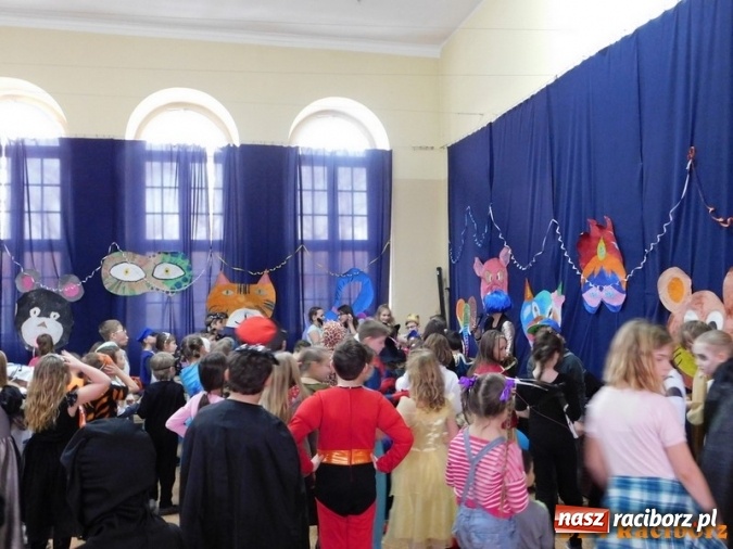 Zdjęcie w galerii na portalu naszraciborz.pl: Bal nad balami w Szkole Podstawowej nr 4  wiadomości z regionu