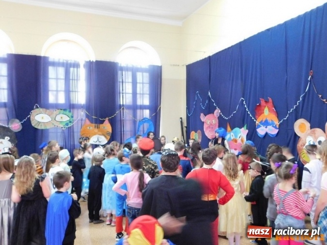 Zdjęcie w galerii na portalu naszraciborz.pl: Bal nad balami w Szkole Podstawowej nr 4  wiadomości z regionu