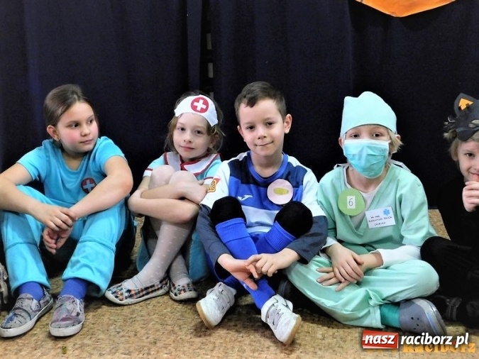 Zdjęcie w galerii na portalu naszraciborz.pl: Bal nad balami w Szkole Podstawowej nr 4  wiadomości z regionu