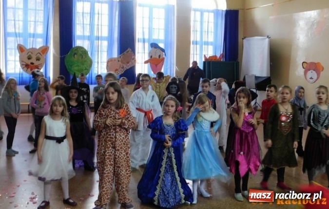 Zdjęcie w galerii na portalu naszraciborz.pl: Bal nad balami w Szkole Podstawowej nr 4  wiadomości z regionu