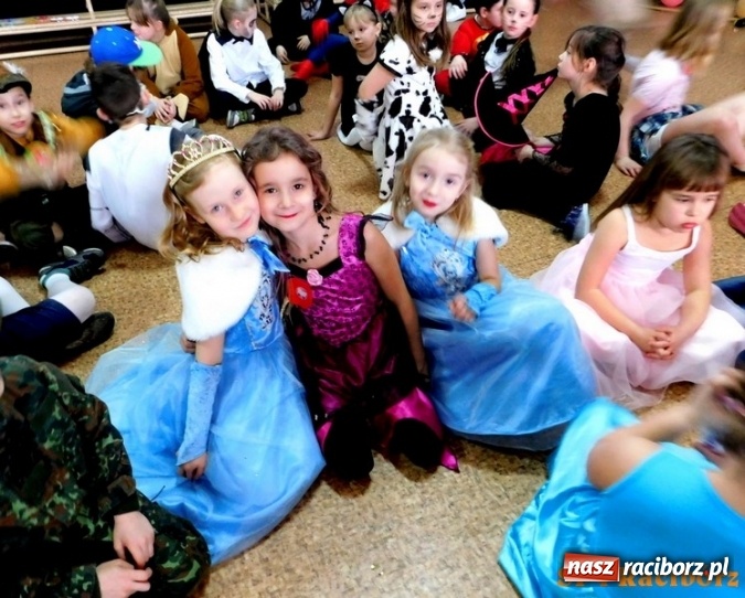 Zdjęcie w galerii na portalu naszraciborz.pl: Bal nad balami w Szkole Podstawowej nr 4  wiadomości z regionu