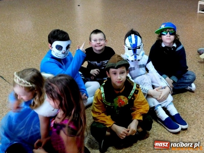 Zdjęcie w galerii na portalu naszraciborz.pl: Bal nad balami w Szkole Podstawowej nr 4  wiadomości z regionu