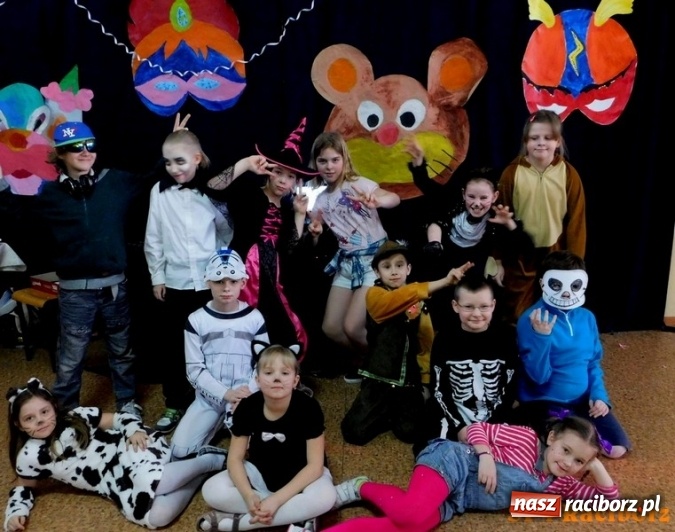 Zdjęcie w galerii na portalu naszraciborz.pl: Bal nad balami w Szkole Podstawowej nr 4  wiadomości z regionu