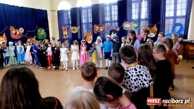 Zdjęcie w galerii na portalu naszraciborz.pl: Bal nad balami w Szkole Podstawowej nr 4  wiadomości z regionu