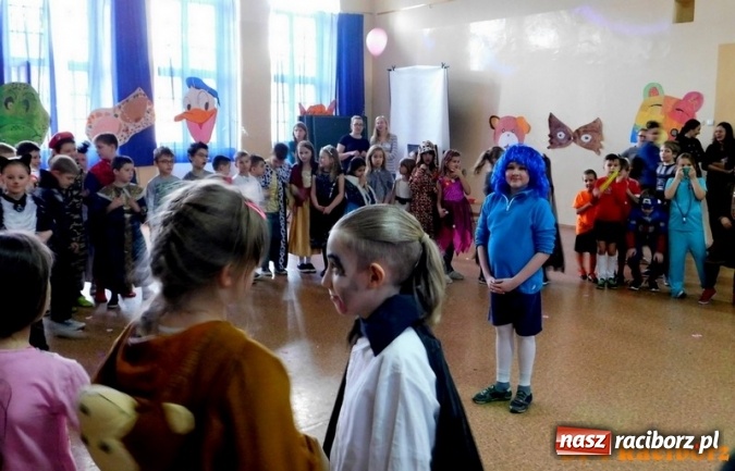 Zdjęcie w galerii na portalu naszraciborz.pl: Bal nad balami w Szkole Podstawowej nr 4  wiadomości z regionu