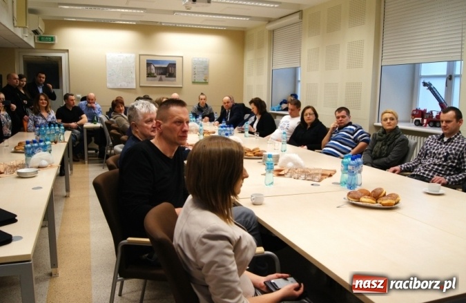 Zdjęcie w galerii na portalu naszraciborz.pl: Czy numery 997, 998 i 999 przestaną wkr&oacute;tce obowiązywać? wiadomości z regionu