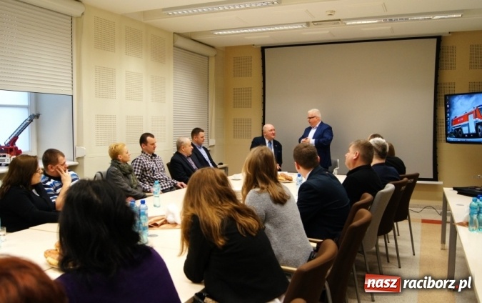 Zdjęcie w galerii na portalu naszraciborz.pl: Czy numery 997, 998 i 999 przestaną wkr&oacute;tce obowiązywać? wiadomości z regionu