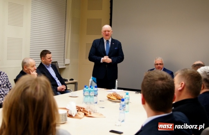 Zdjęcie w galerii na portalu naszraciborz.pl: Czy numery 997, 998 i 999 przestaną wkr&oacute;tce obowiązywać? wiadomości z regionu