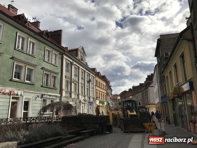 Zdjęcie w galerii na portalu naszraciborz.pl: Przebudowa ulicy Długiej w Raciborzu to nie tylko kwestia estetyki  wiadomości z regionu